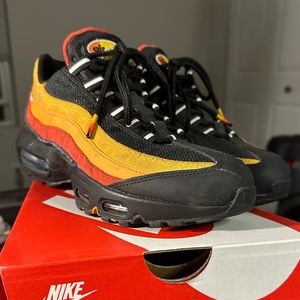 Size 6.5- Nike Air Max 95 Black/Cosmic/ Clay/ White Sneaker